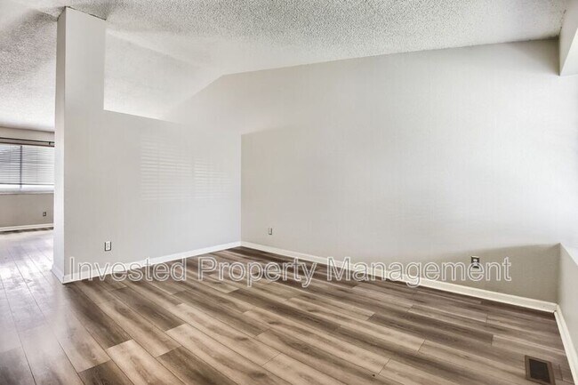 Building Photo - 4849 N Foxtail Dr