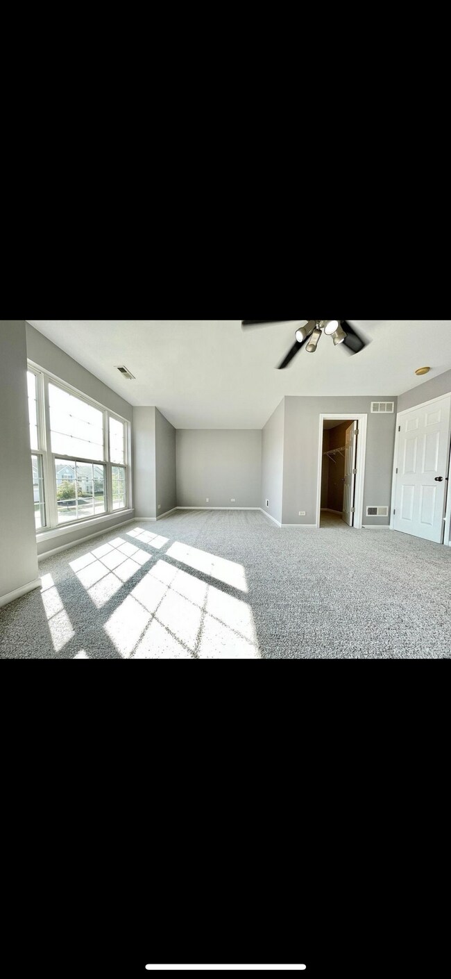 Dormitorio principal grande - 2416 Georgetown Cir