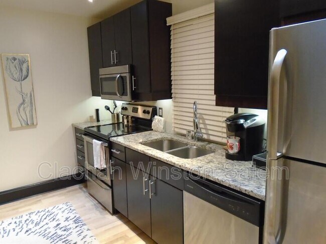 Foto del edificio - 50 West Fourth Street