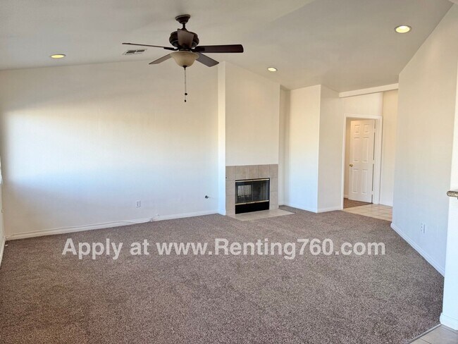 Foto del edificio - Spacious 4 Bed Home in Copper Hills Neighb...