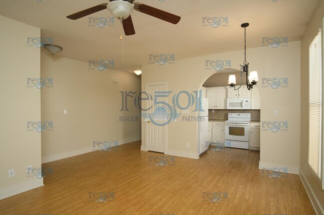 Building Photo - Bell House @ 4211