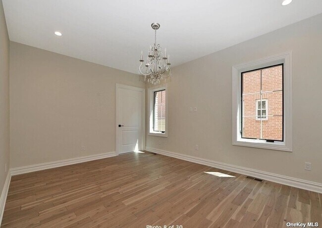 Foto del edificio - 244-77-244-61 61st Ave