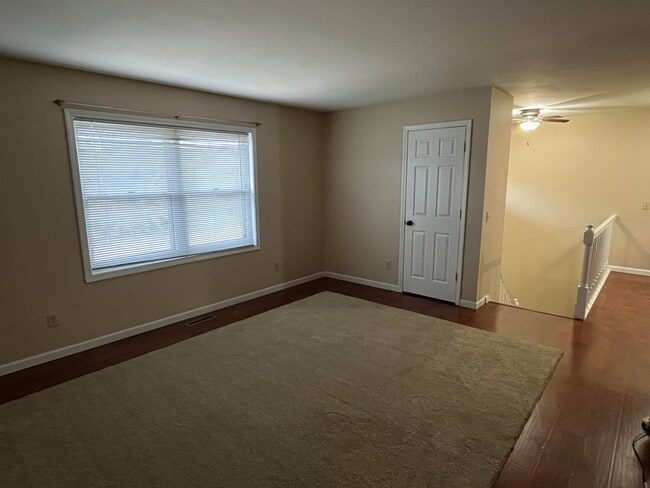 Foto del edificio - 2652 Osmundsen Rd