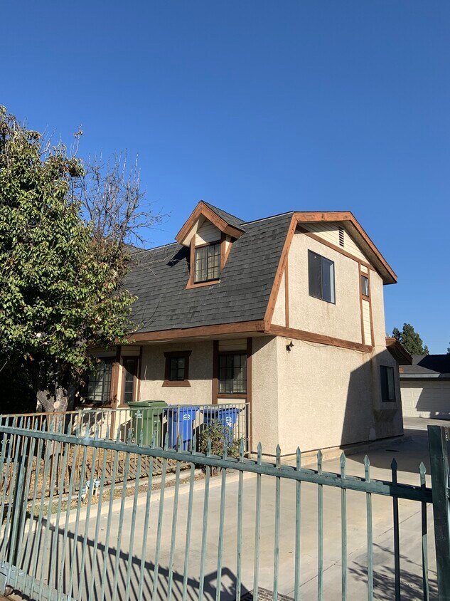 Primary Photo - 2416 Delta Ave
