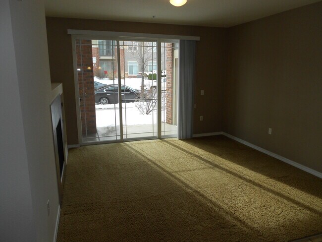 Building Photo - 2450 Windrow Dr