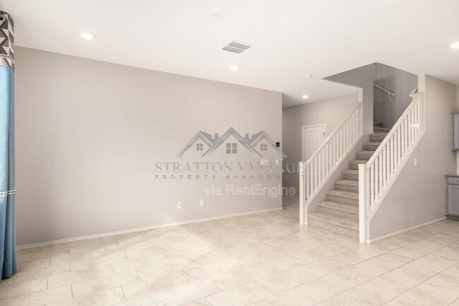 Foto del edificio - 55 E Constitution Dr