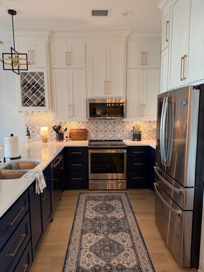 Building Photo - 867 Bowers Ln