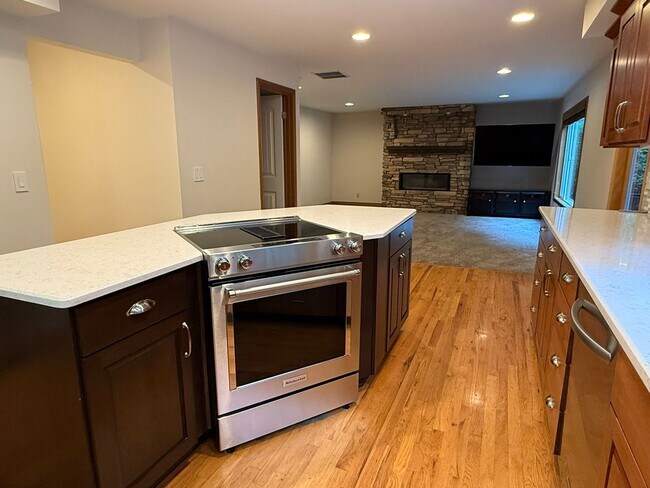 Foto del edificio - 4bd/2.5ba Renton House