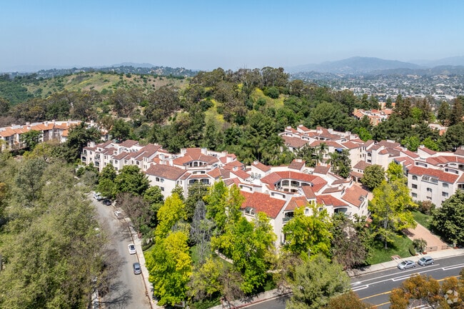 Linden Heights Condominium