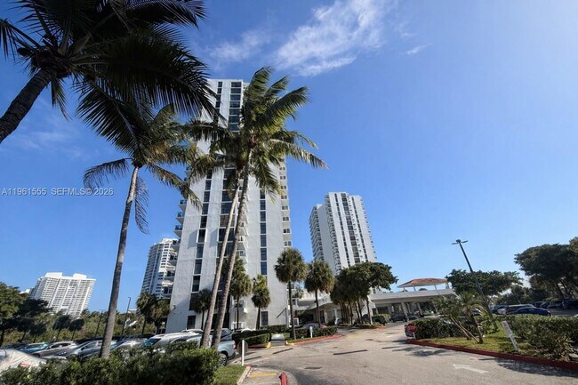 Foto del edificio - 20505 E Country Club Dr