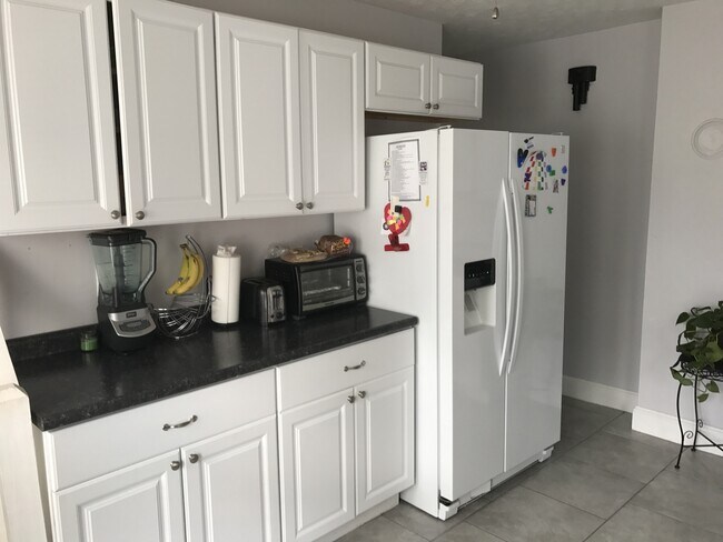 Building Photo - 3 Bedroom in Manchester