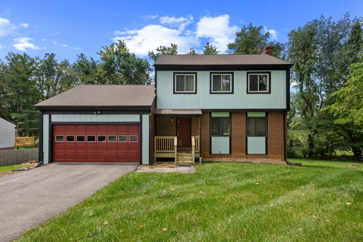 Primary Photo - 3 or 4 Bed/ 3 1/2 bath