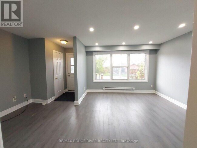 Photo du bâtiment - 432 Bloor St E