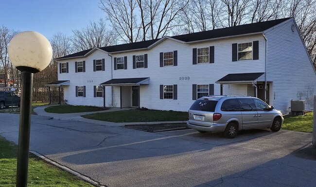 Building Photo - 325 W Hazel St