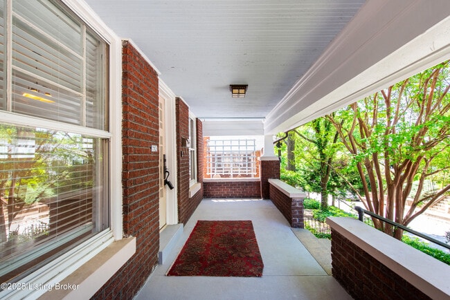 Building Photo - 1604 Edgeland Ave
