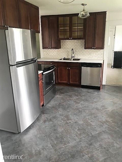 Building Photo - 2 br, 1 bath  - 204 E Cross St Apt 1