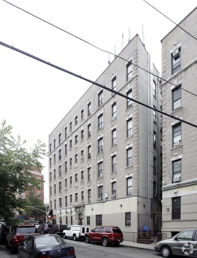 Primary Photo - 834 E 161st St