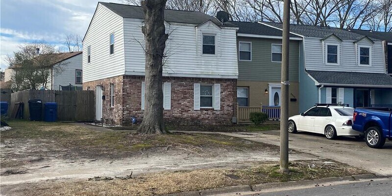 Foto principal - 3327 Lakecrest Rd