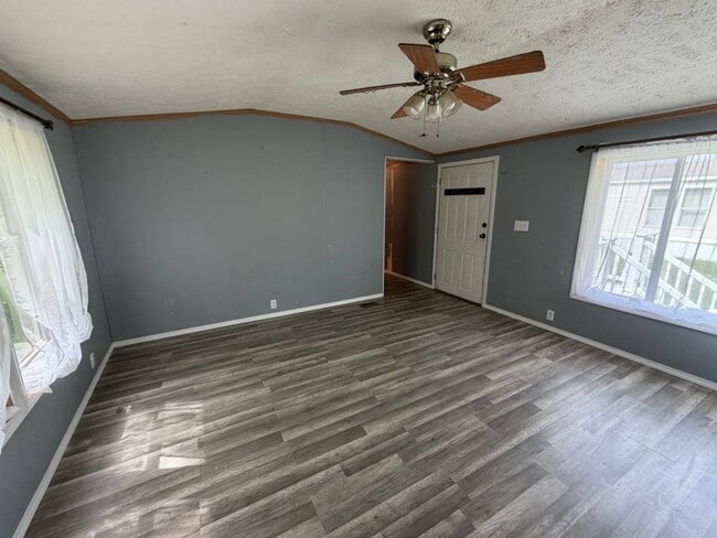 Building Photo - 4931 Abrams Dr