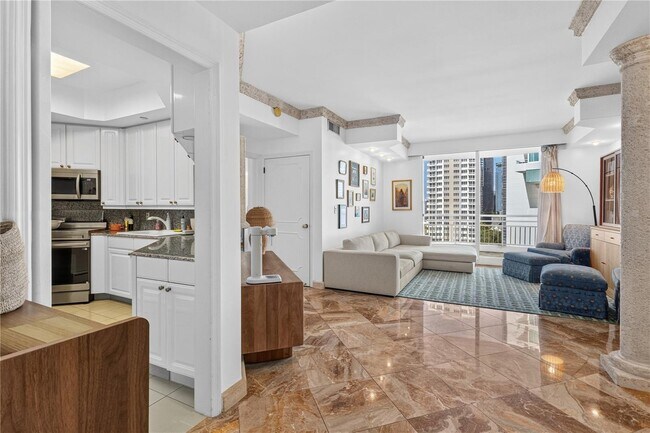 Building Photo - 888 Brickell Key Dr