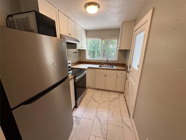 Foto del edificio - 2523 NW 6th St