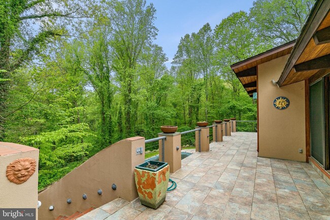 Building Photo - 8745 Old Dominion Dr