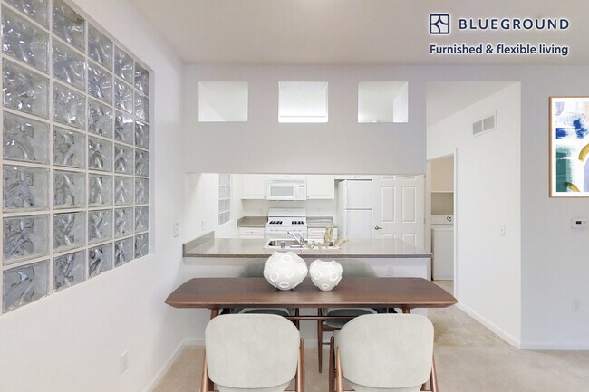 Foto del edificio - 3200 Rubino Dr