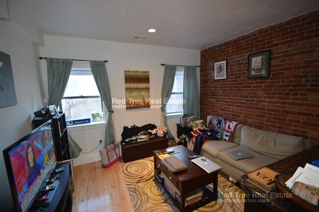 Foto del edificio - 1258 Beacon St