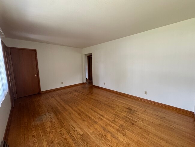 Building Photo - 2925 Leslie Ln