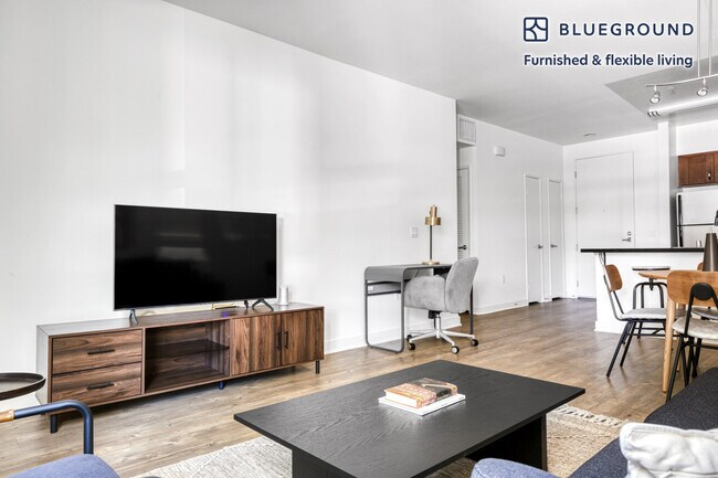 Foto del edificio - 4041 Radford Ave