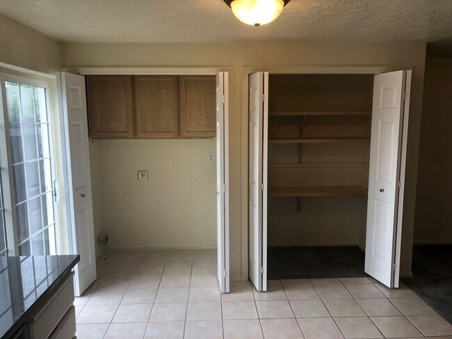 Foto del edificio - Updated Duplex - 3 Bedroom 1.5 Bath