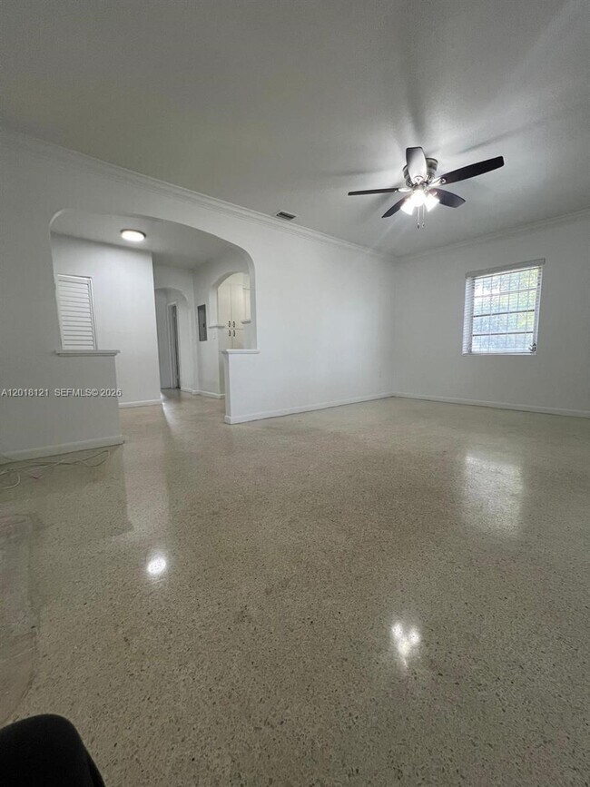 Foto del edificio - 301 NW 35th Ave