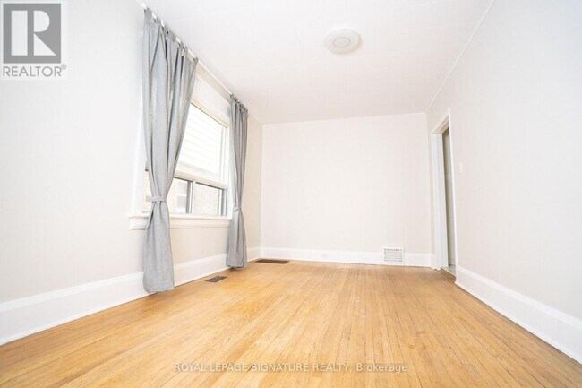 Photo du bâtiment - 393 Milverton Blvd