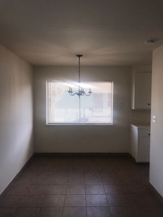 Foto del edificio - 2130 Main St