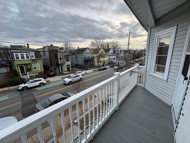 Building Photo - Nice 2 bed in Waltham