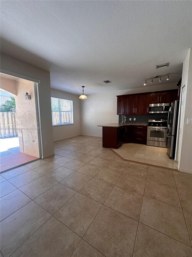 Building Photo - 12161 SW 125th Ct