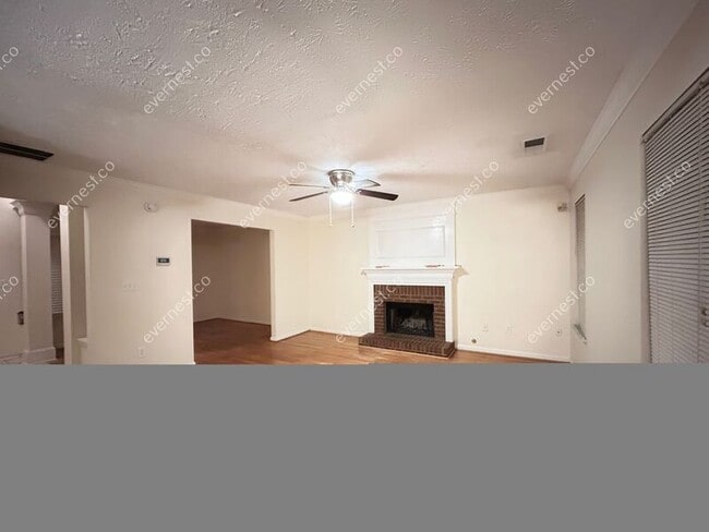 Building Photo - 5020 Promenade Dr SW