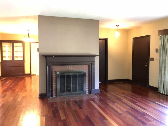 Building Photo - 1619 Jones Blvd