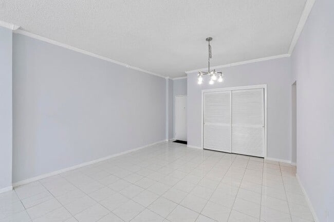 Foto del edificio - 2851 S Ocean Blvd