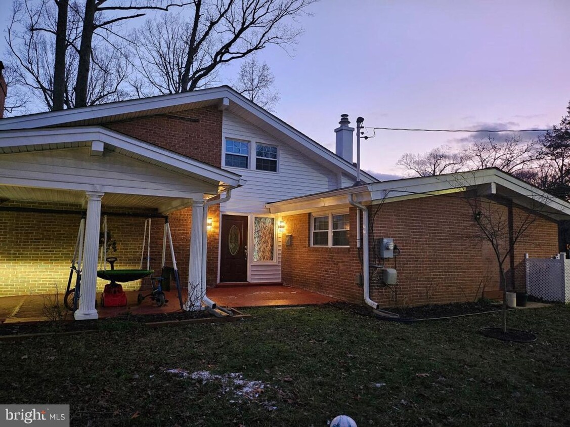 Foto principal - 321 Hillsmere Dr, Annapolis, MD 21403