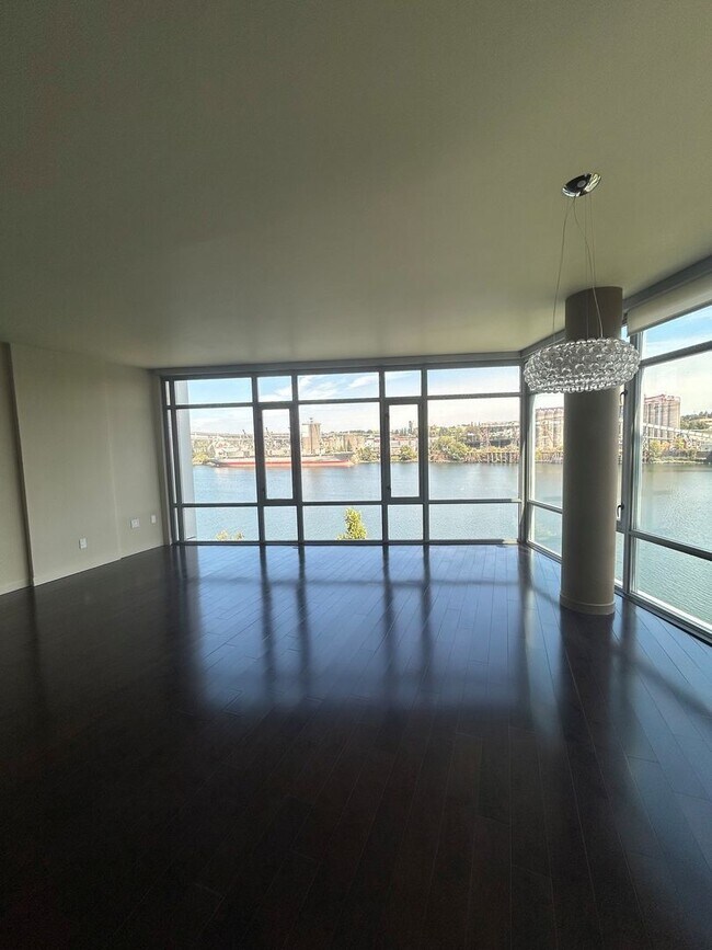 Foto del edificio - 1310 NW Naito Pkwy