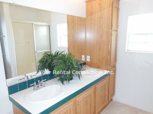 Building Photo - North Lakeland 3 BR-2 Bath Mobile Home