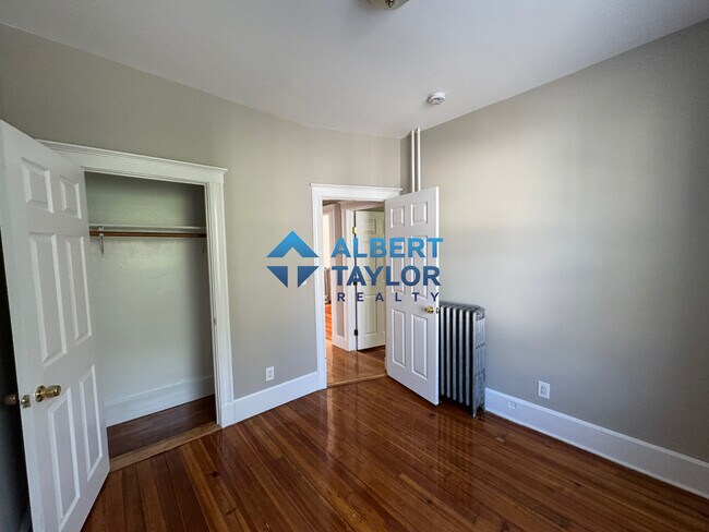 Building Photo - 62 Fayston St