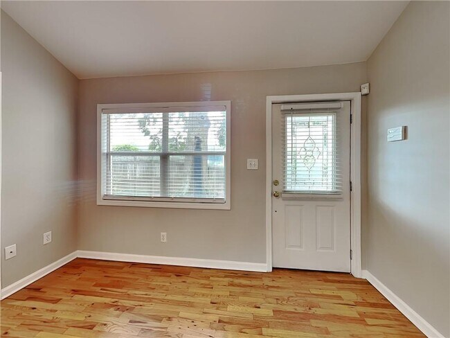 Building Photo - 1501 Stone Gate Ln SE