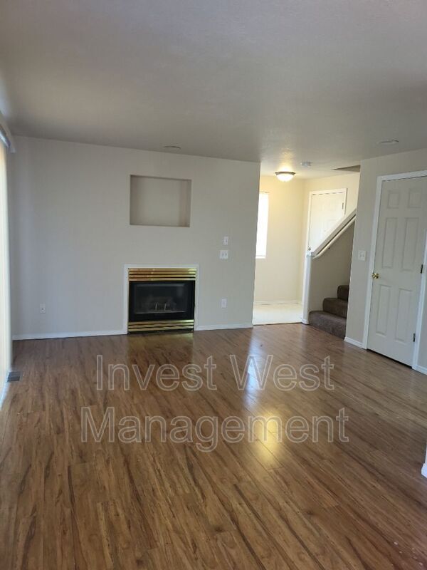 Foto del edificio - 808 NE 163rd Ave