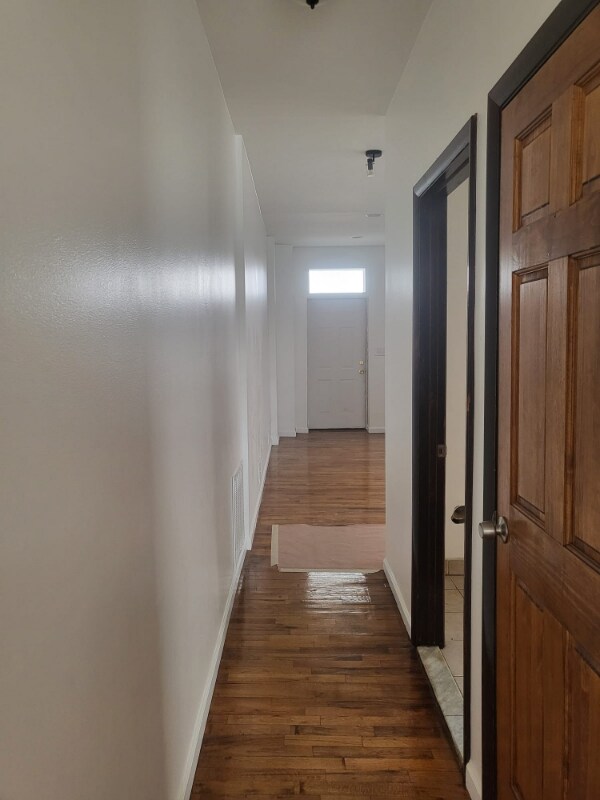 Building Photo - 2018 E Lanvale St