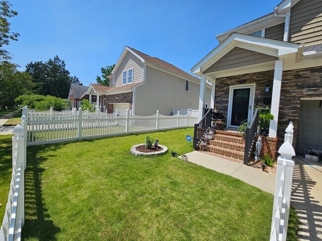 Building Photo - Beautiful Single Family in Heart of Norfol...