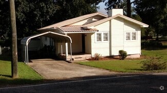 Building Photo - 414 Airport Rd
