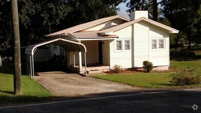 Building Photo - 414 Airport Rd
