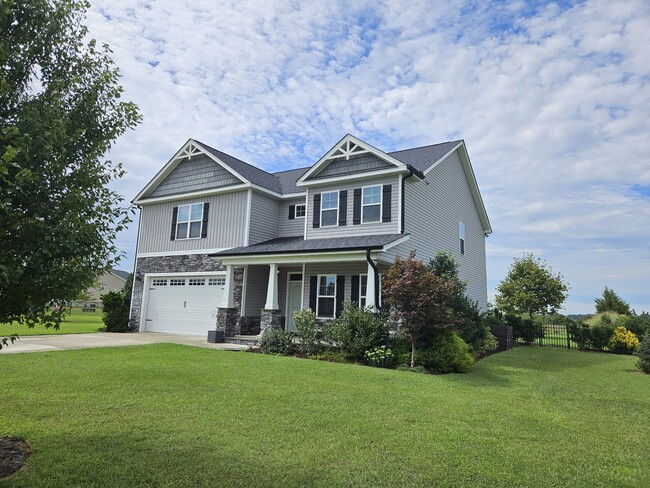 Building Photo - 105 Pinehurst Ln